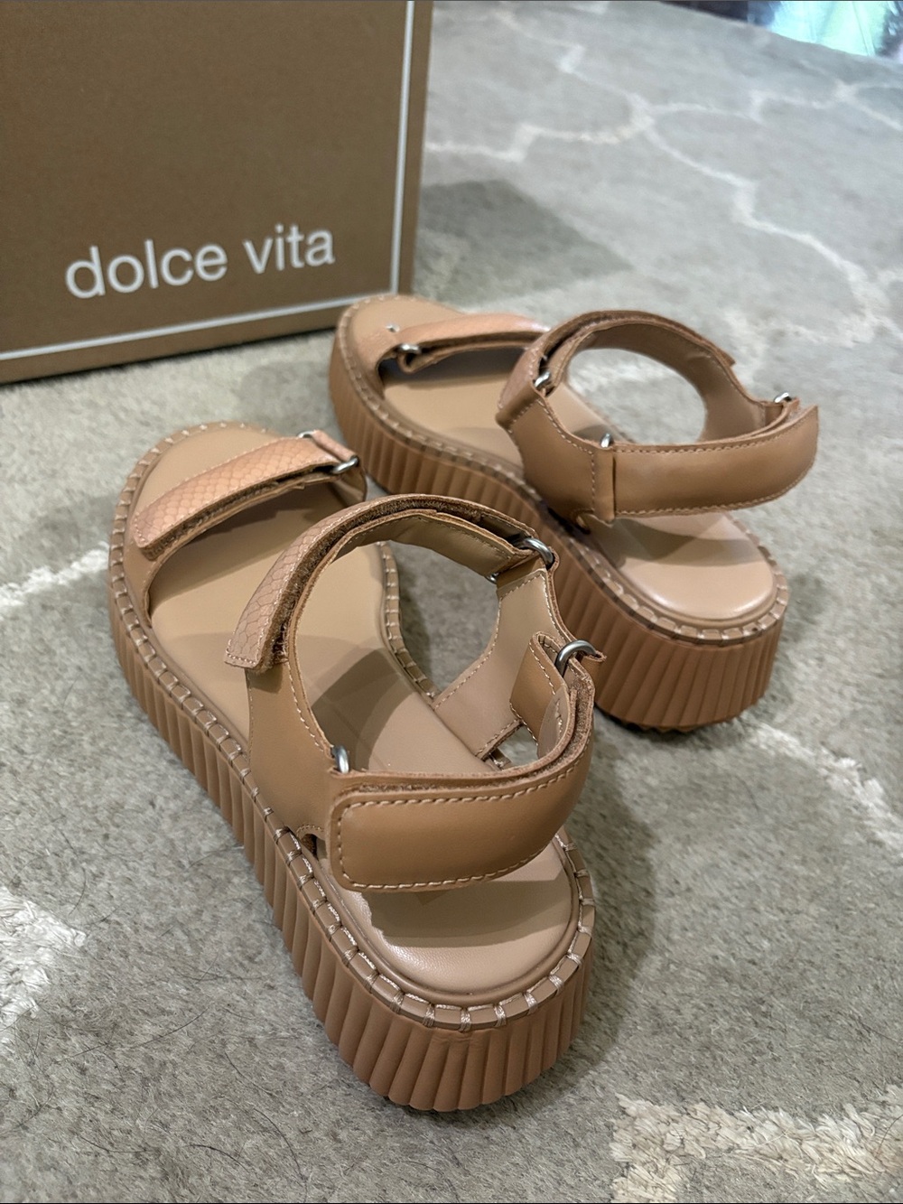 Dolce Vita Debra, Toffee embossed leather strap platform sandal size 7.5 - Picture 14 of 17